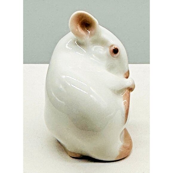 Bing & Grondahl White Mouse Tail in Mouth 2.25 inch #1728 Dahl Jensen Denmark - Picture 2 of 7
